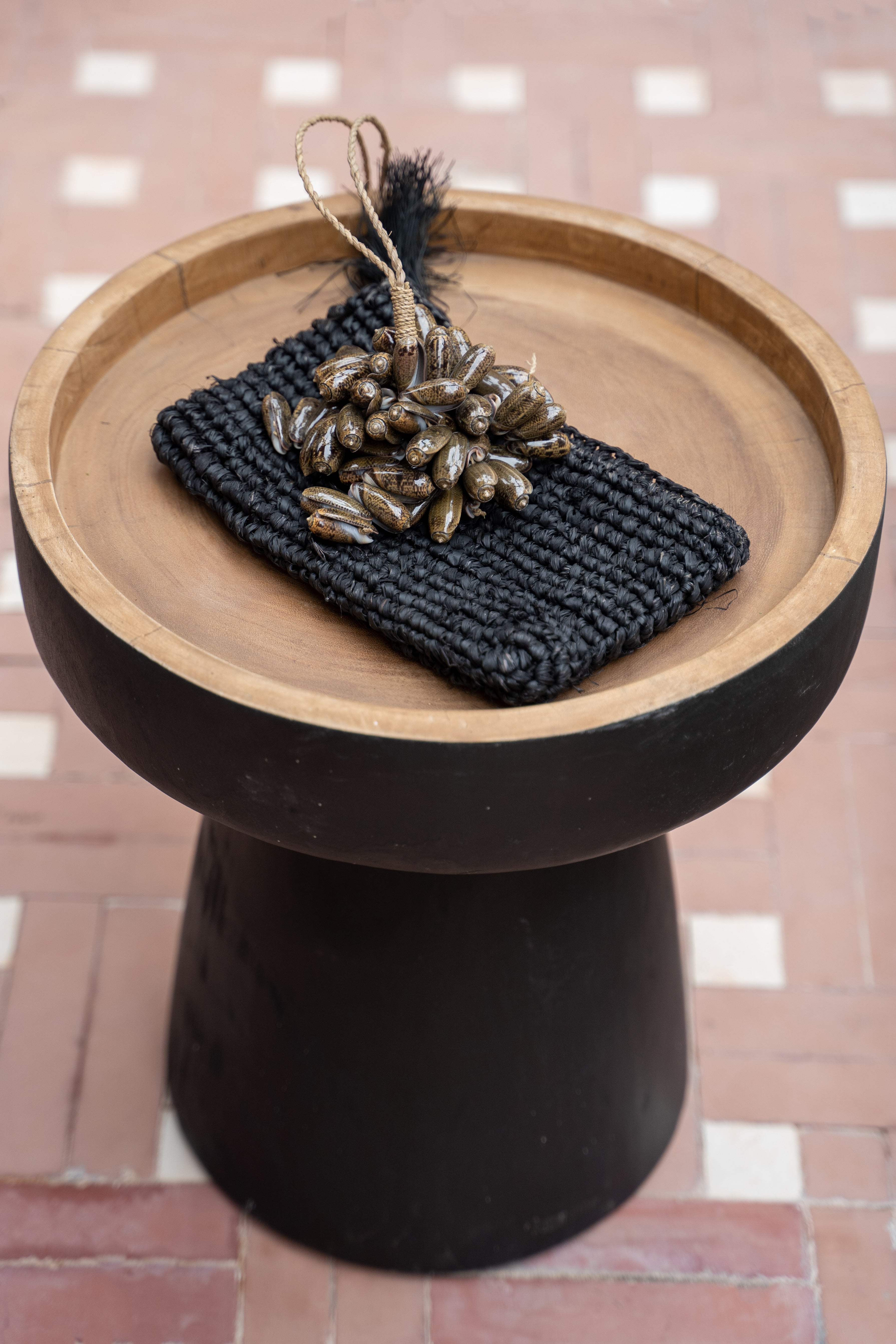 Bazar Bizar - De Brown Cowrie Shell Hangdecoratie