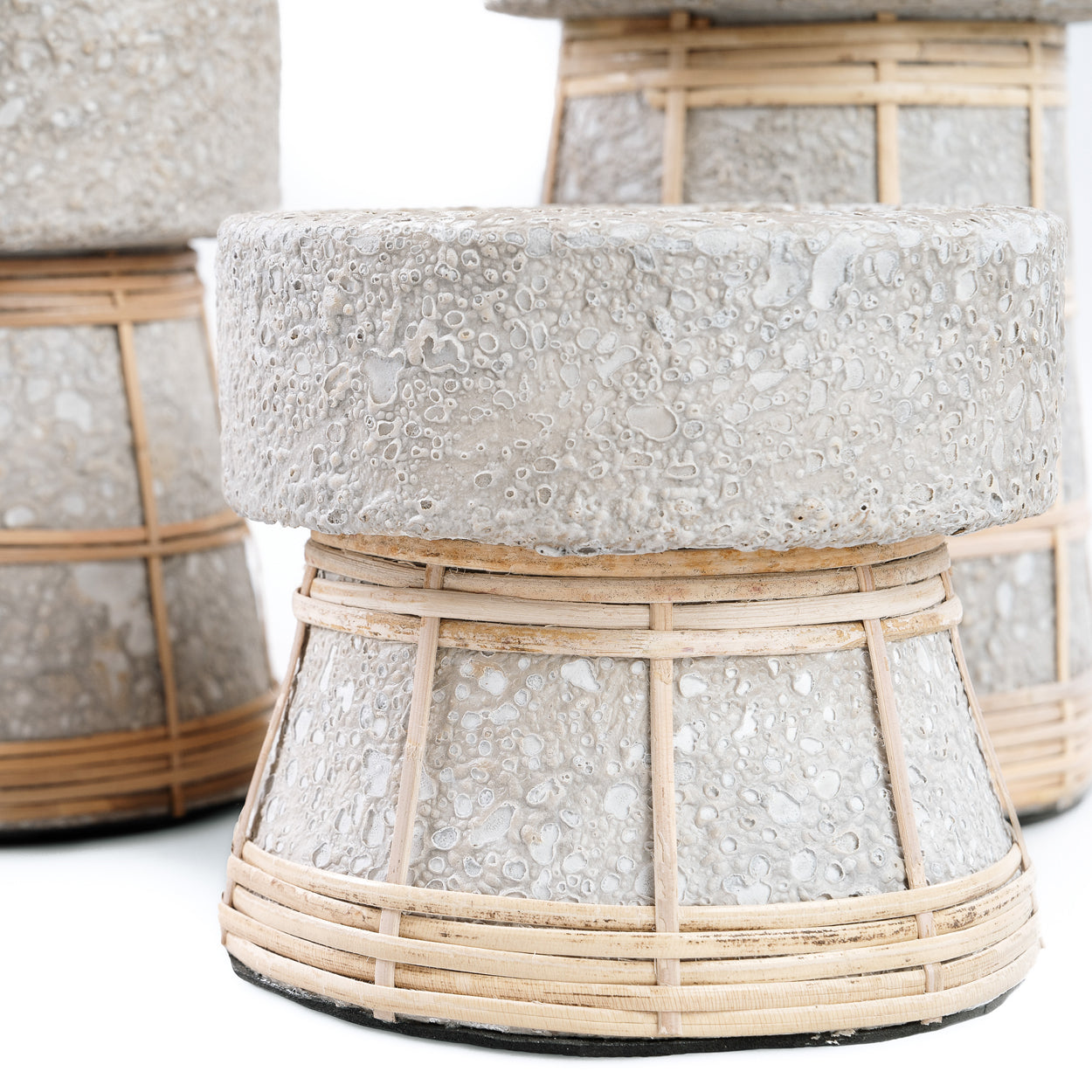 Bazar Bizar De Serene Kaarsenhouder - Betongrijs Naturel - L